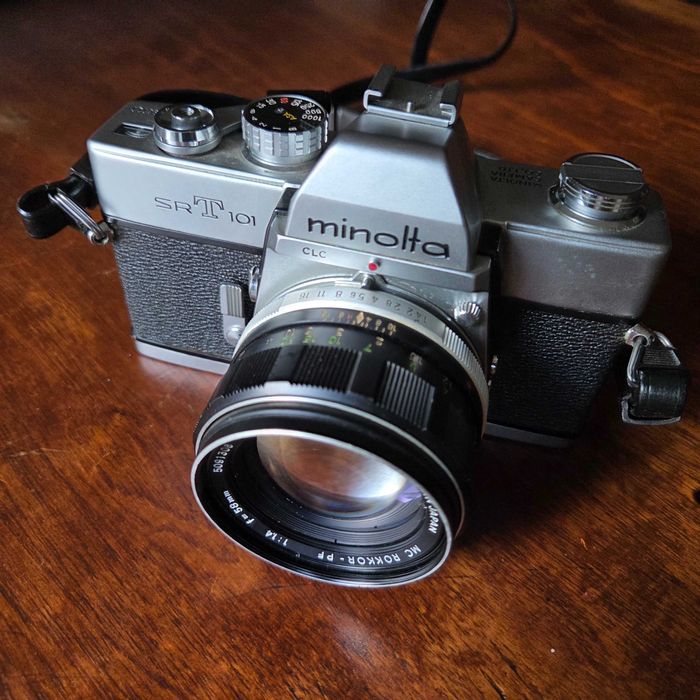 Minolta SR-T 101 – Kit 35mm com 5 objetivas