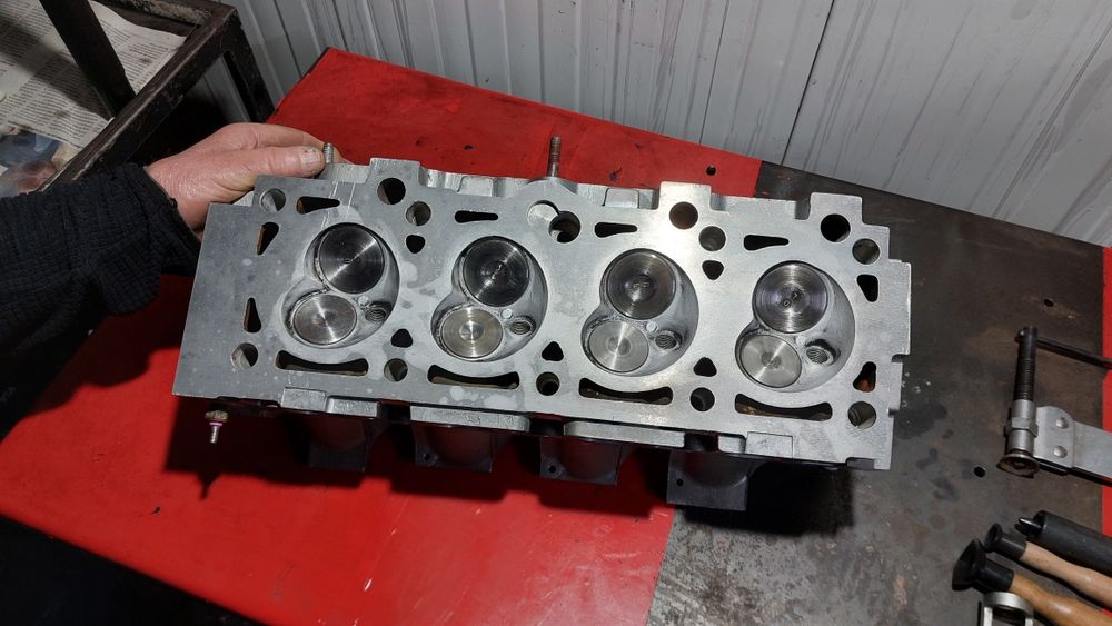 Vendo motor Ford CVH 1.6