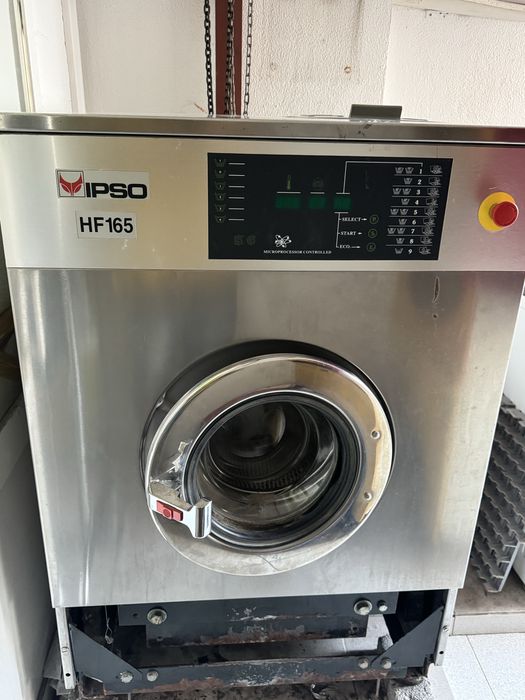 Vende-se varias maquinas de lavandaria