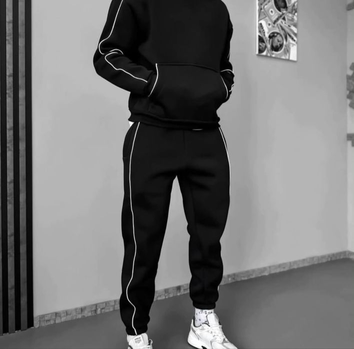 Чоловічий зимній костюм