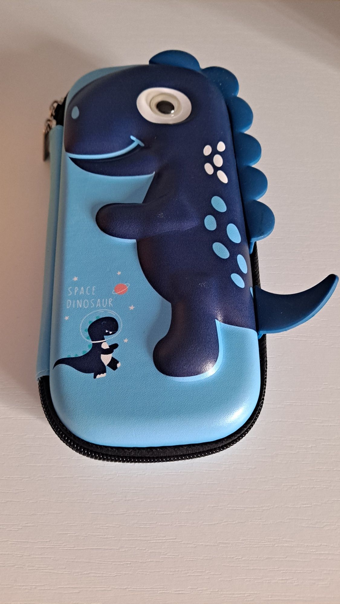 Dla fana dinozaurów, figurki, dinozaur interaktywny, piornik 3D
