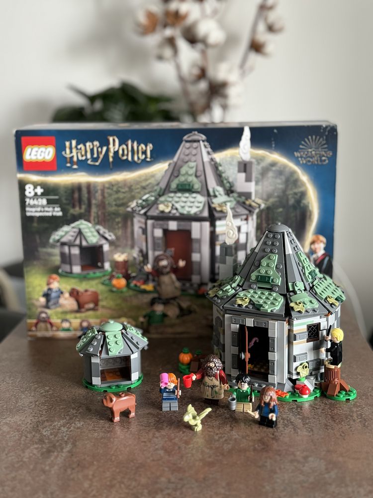 LEGO HARRY POTTER Хатинка Геґріда: Несподівані гості (76428)