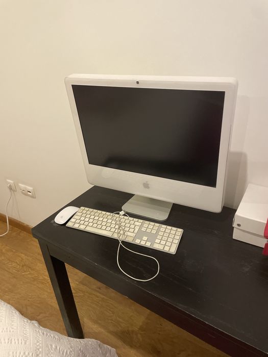 iMac A1200, com rato e teclado originais