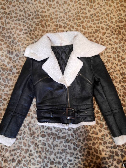 Дублянка косуха чорна з білим комірцем