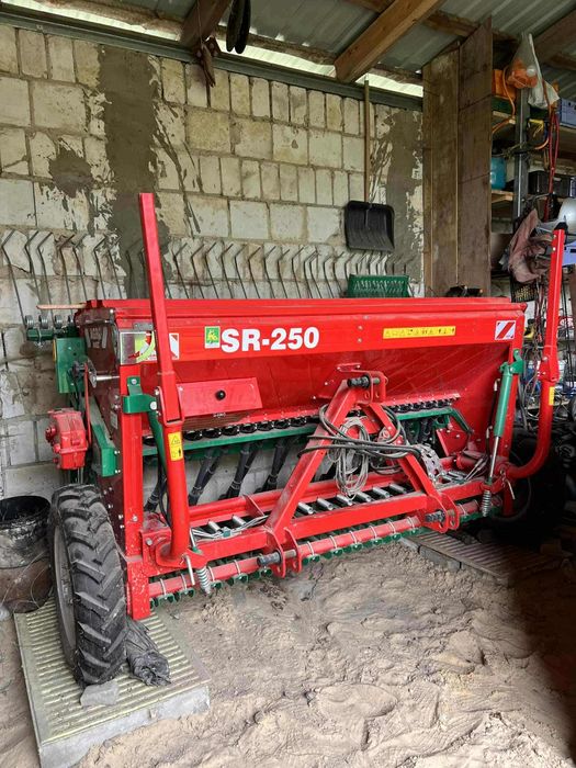 Siewnik Agro SR 250 mało używany