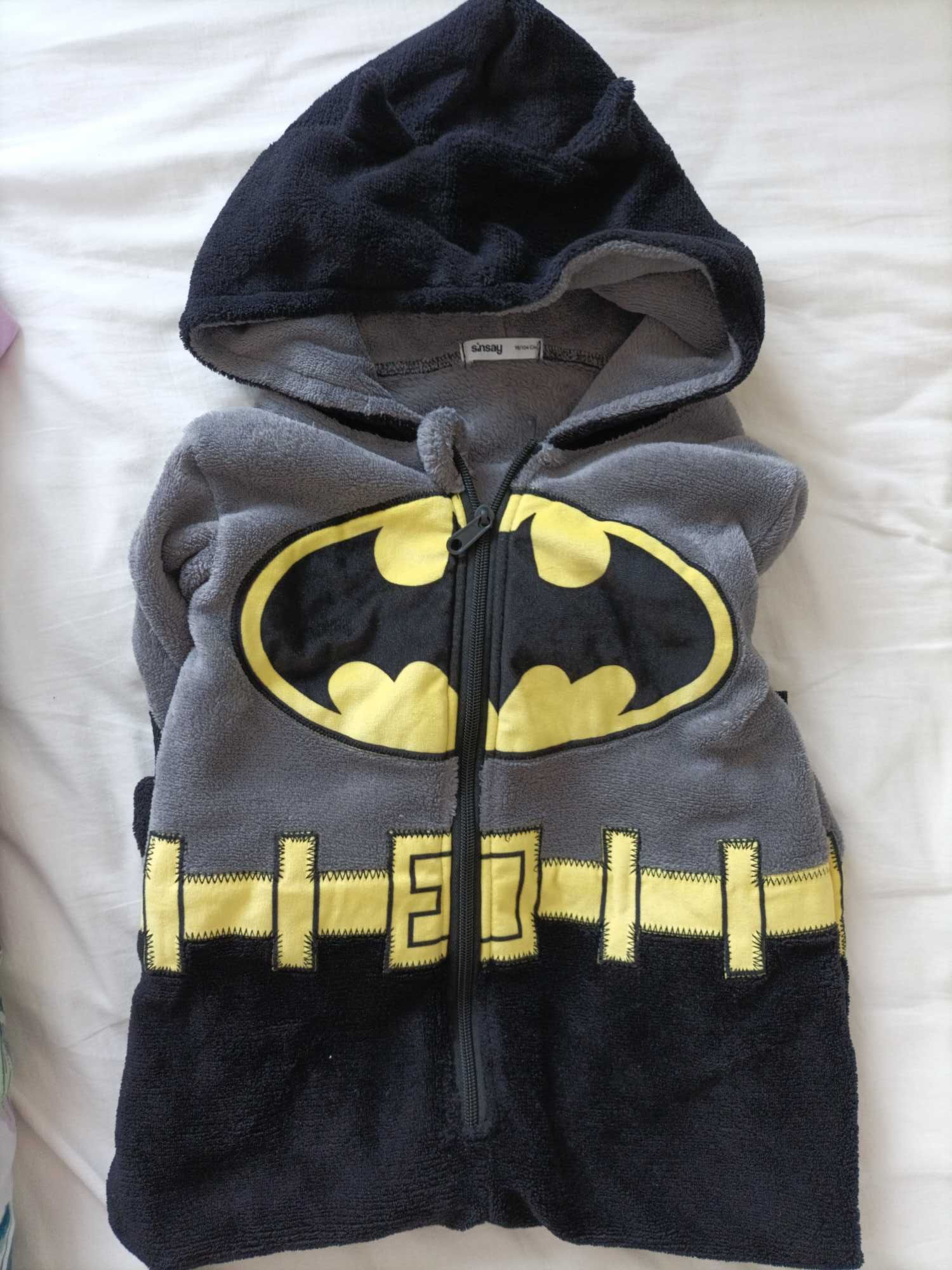 Sprzedam używaną piżamkę Batman polarową z Sinsay 98/104