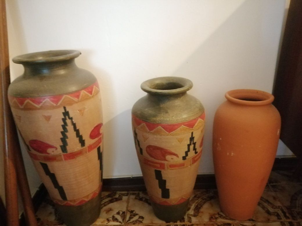 3 Jarrões Cerâmica - 63 cm e 52 cm de altura*