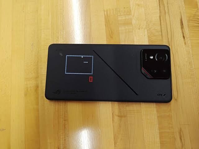 Sprzedam telefon gamingowy ROG Phone 9