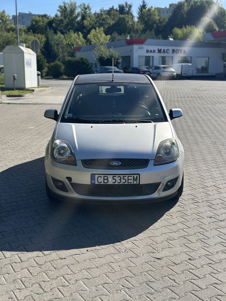 Ford fiesta 2006r 1.3 LPG do 2032