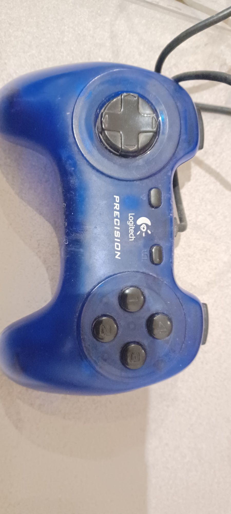 Comando Logitech como novo.