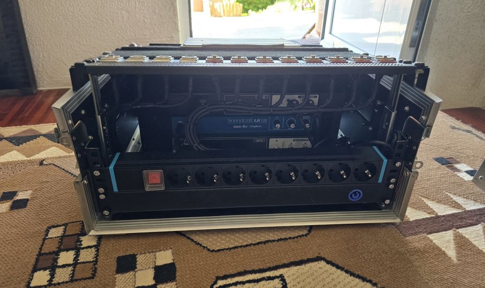 Soundcraft UI12 + Rack