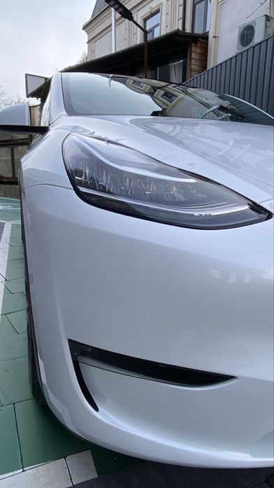 Продам  автомобіль Tesla model Y