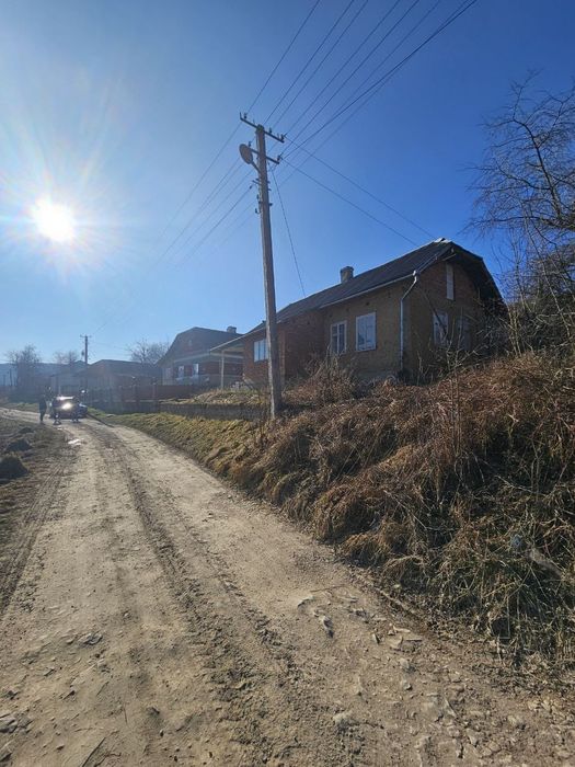 Продаж земельної ділянки з будинком. С. Світле.