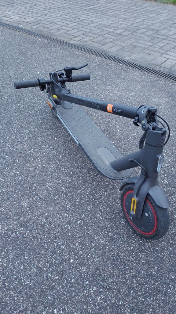 Hulajnoga Xiaomi Scooter Pro 2