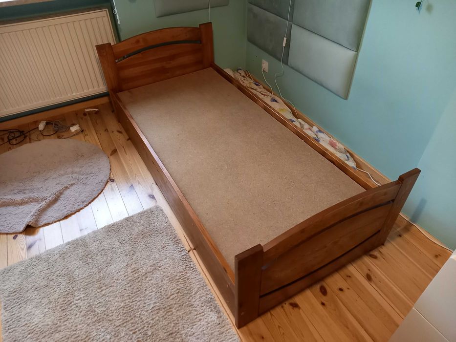 Młodzieżowe łóżko drewniane 87/187