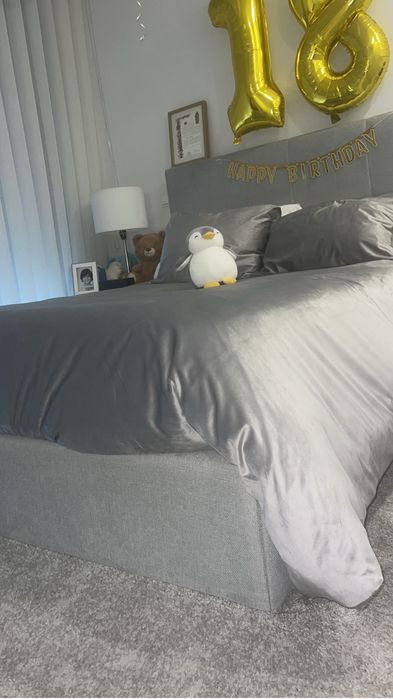 Cama estofada com ou sem colchão