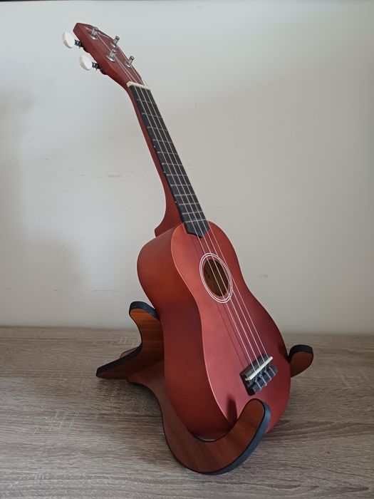 Ukulele + stojak + etui/futerał