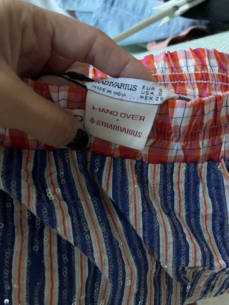 Saia Stradivarius com riscas