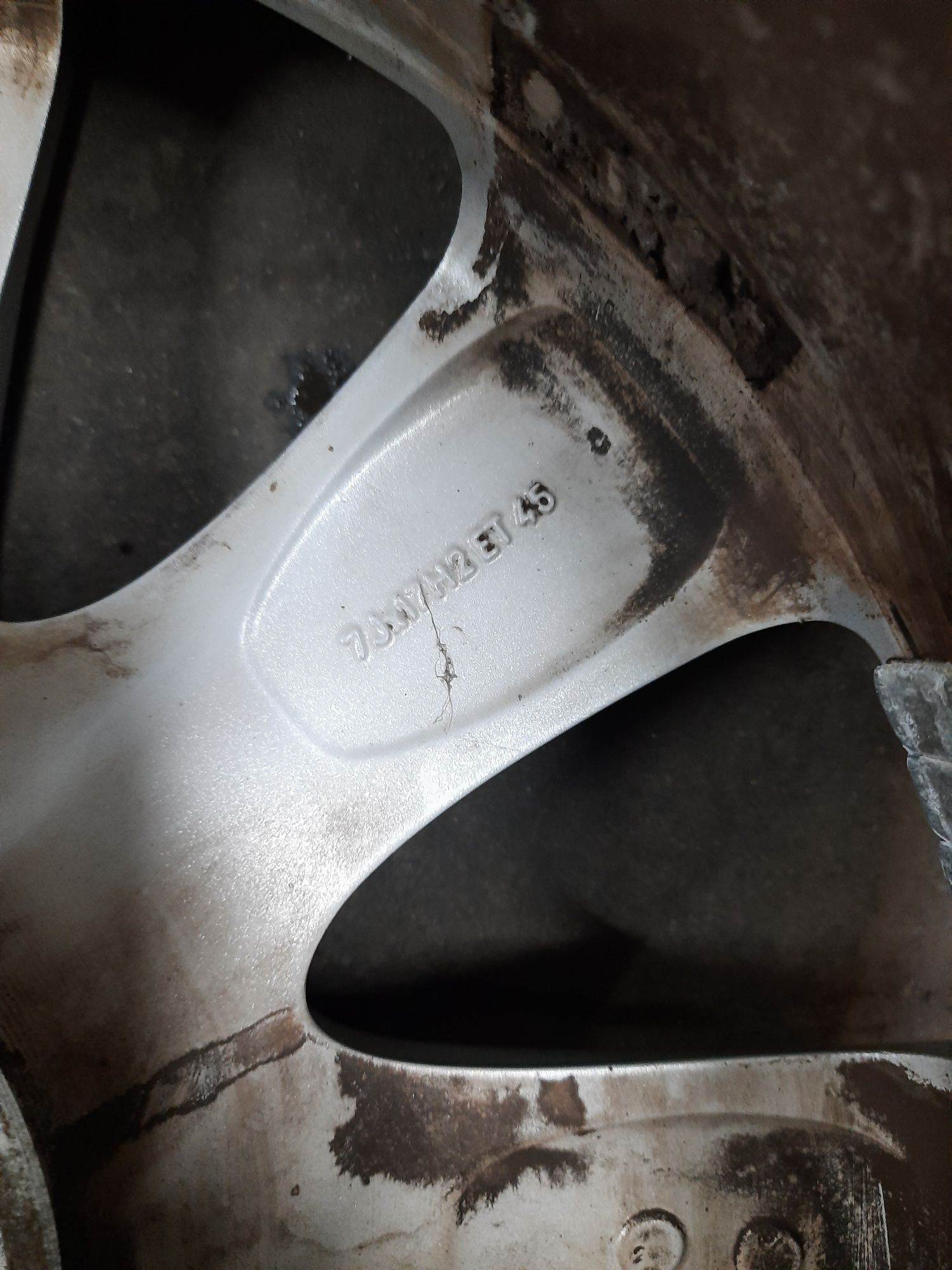 (0208) Felgi 17" 5x100 ET 45 7j - Toyota
