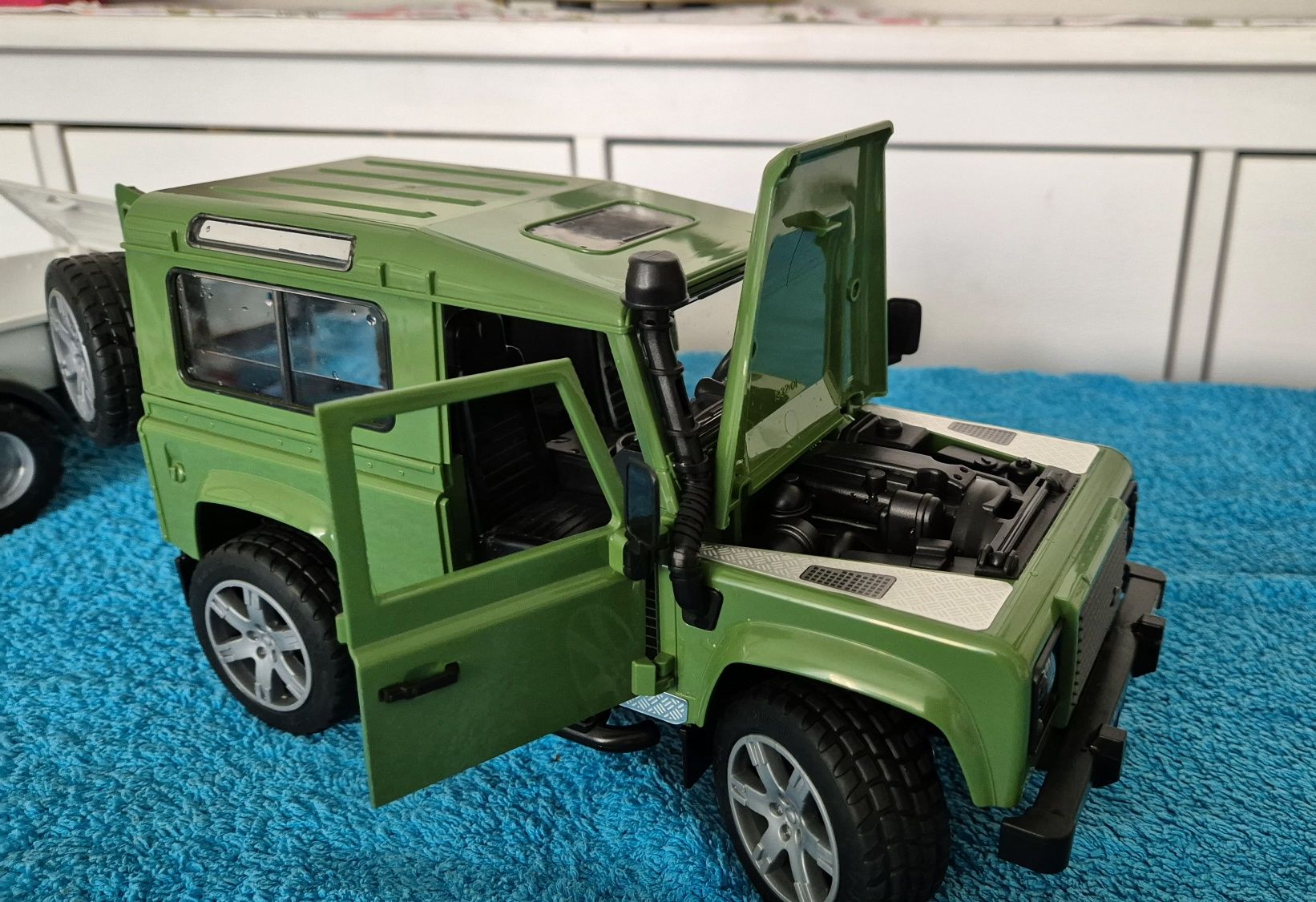 Bruder Land Rover 02593 bez koparki