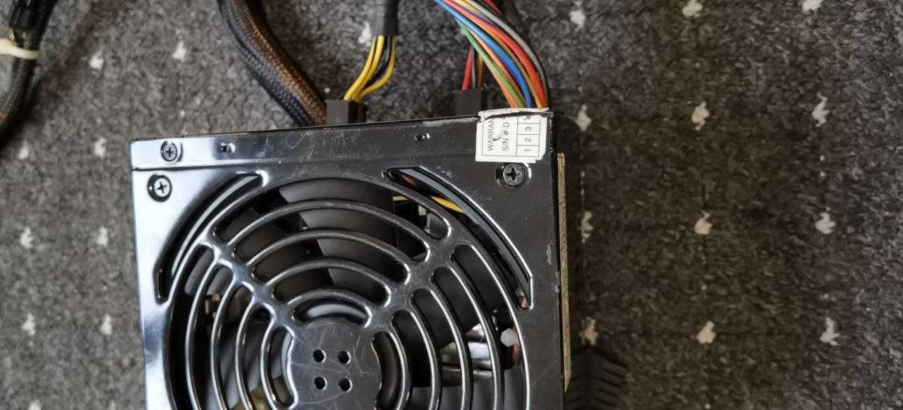 Продам LC power LC8850