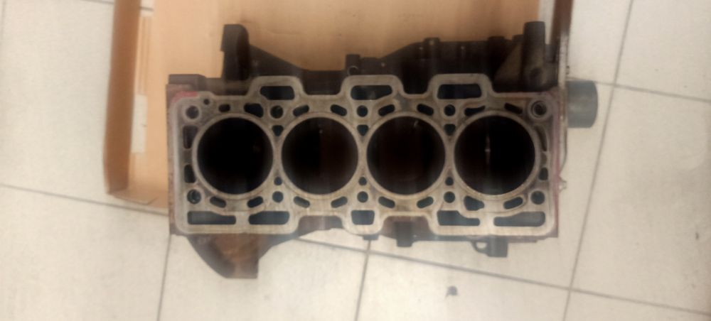 Продам блок к9к з поршнями