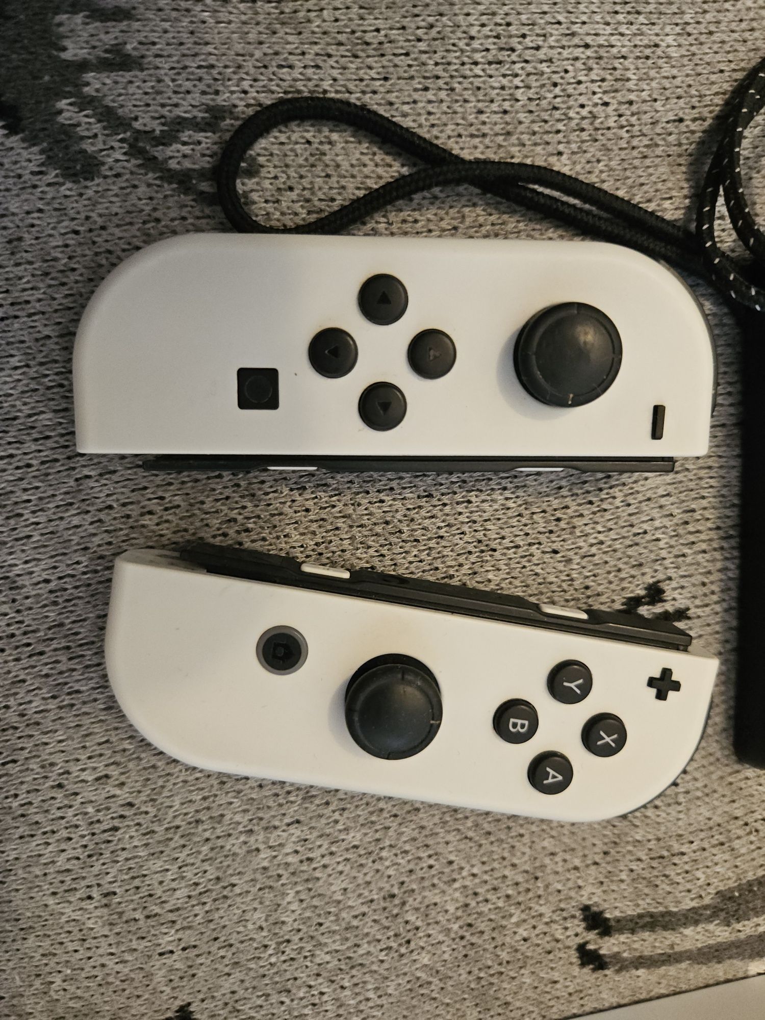Nintendo Switch OLED komplet + etui, dodatkowe joycony