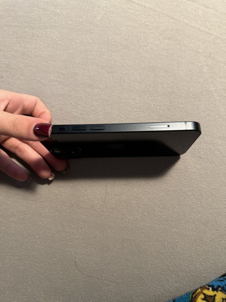 Iphone 13 mini używany rok