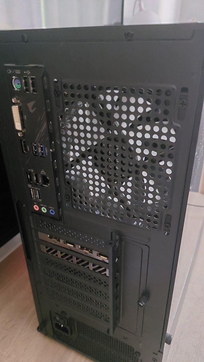 Komputer Gamingowy Ryzen 5 5600 Radeon RX 7700 XT Gaming OC 12 GB