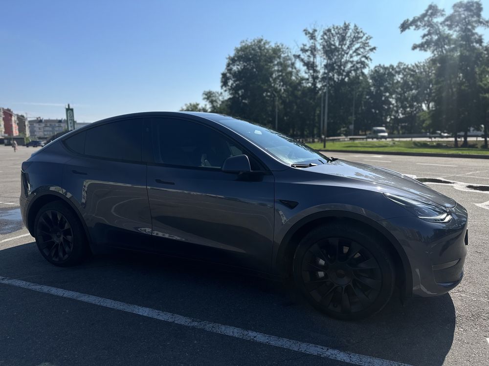 Tesla model Y 2023 Long Range Dual Motor