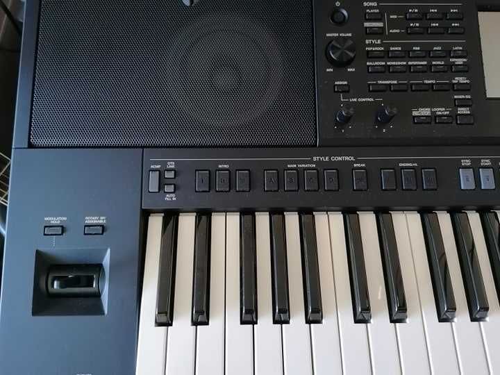 Yamaha Psr Sx 900..Gwarancja 09.2024.Używany tylko w domu.Dodatki.