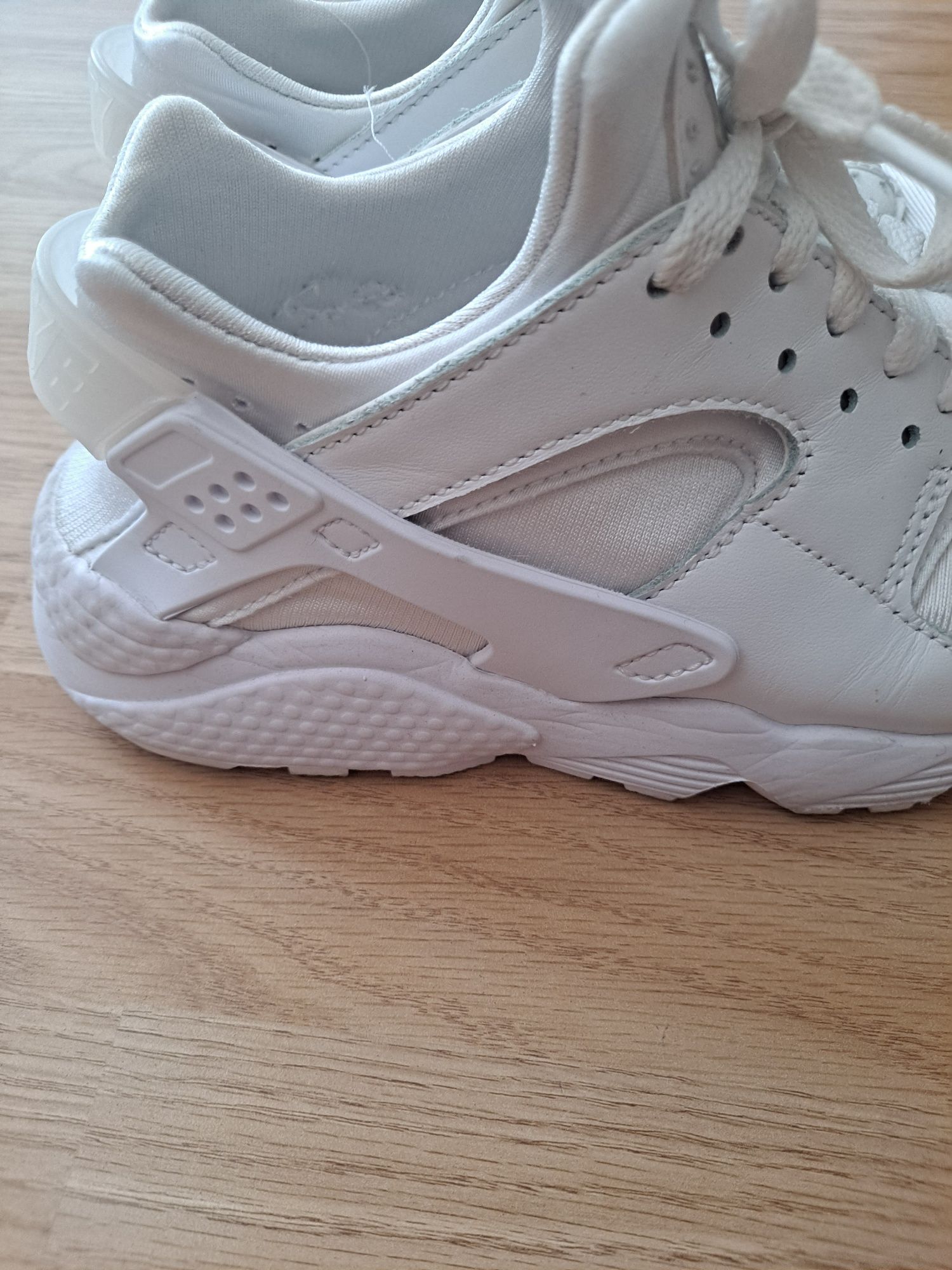 Nike białe rozm  37,5