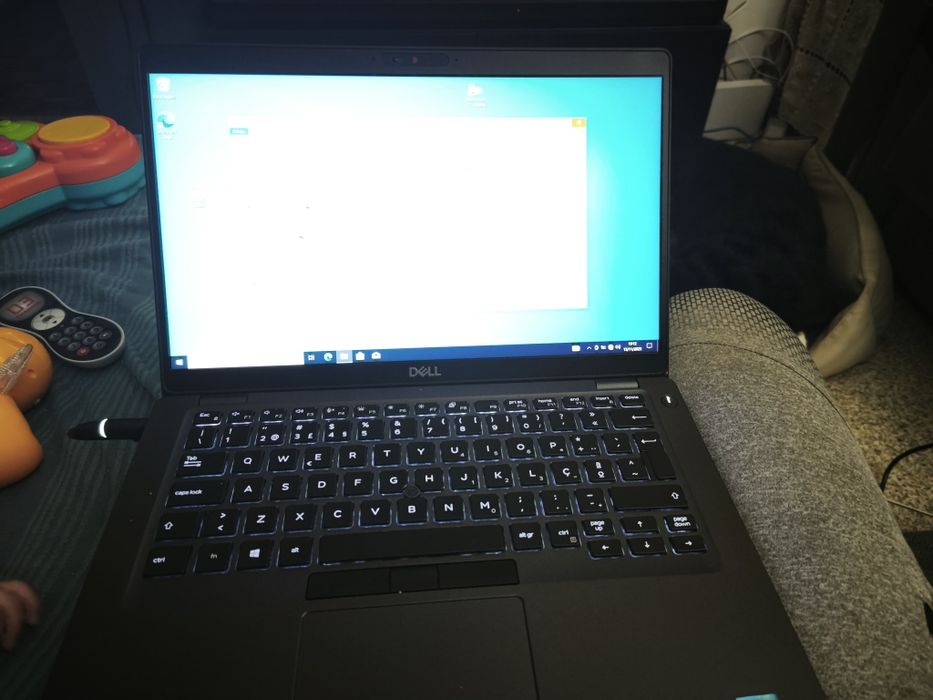 Portátil "Dell latitude 5400 I7-- 32Gb Ram / 240Gb