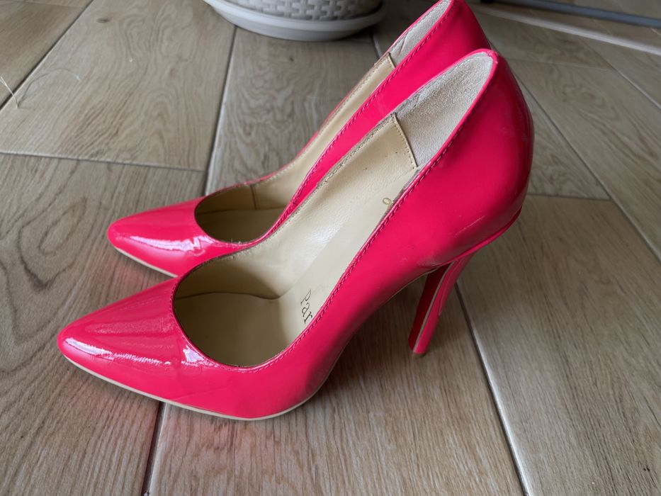 Туфлі рожеві Барбі CHRISTIAN LOUBOUTIN, лабутени ) оригінал