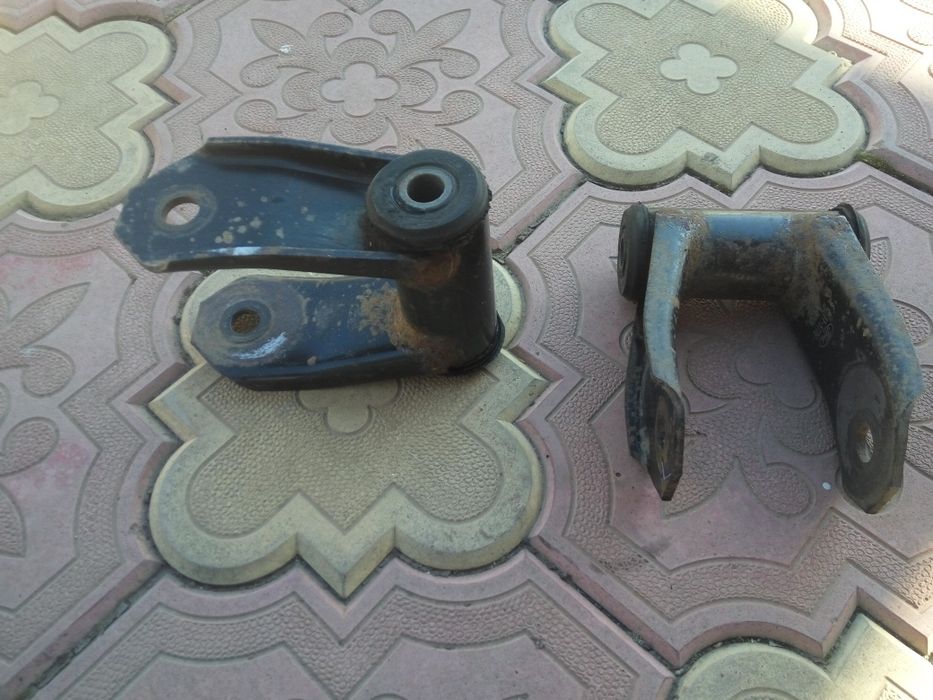 Серьга Скоба FORD TRANSIT 06-14г. 6C11-5776-AD