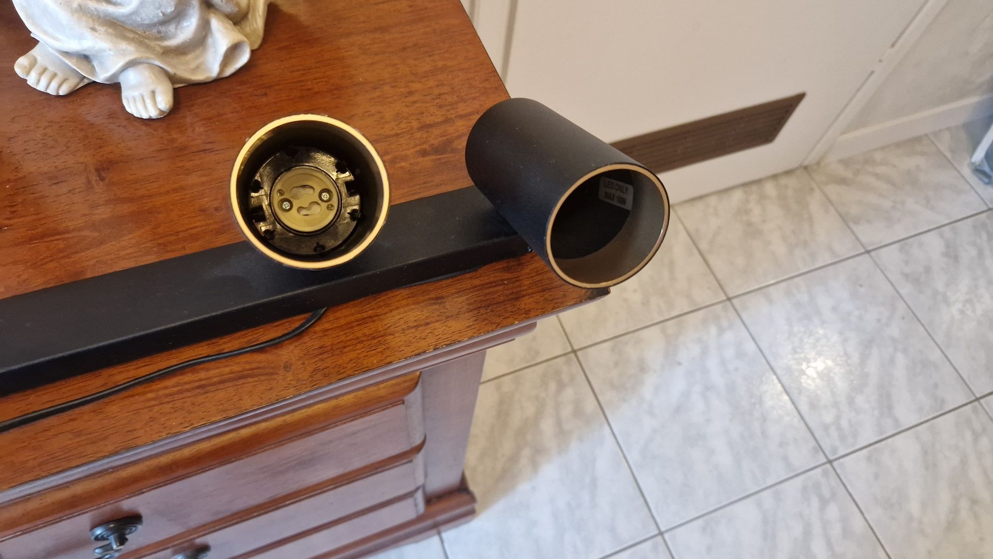 Lampa listwowa czarna