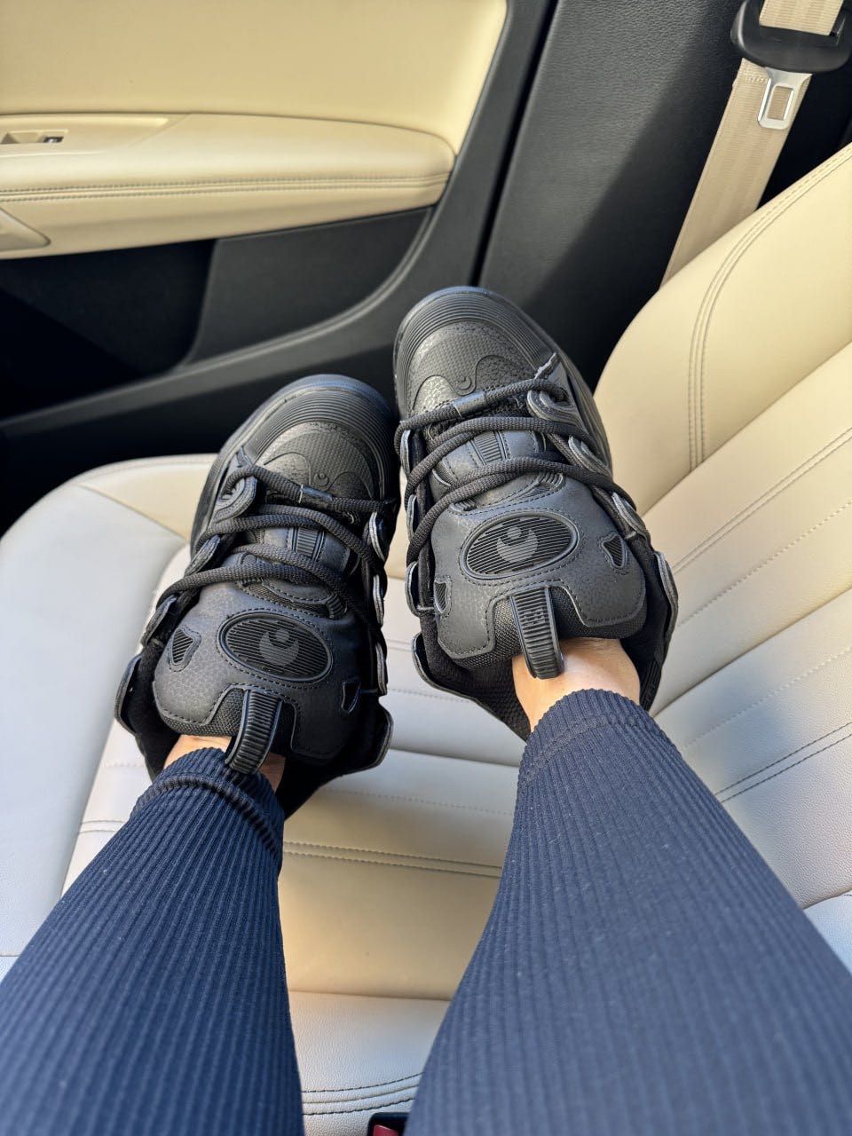 Osiris D3  Black