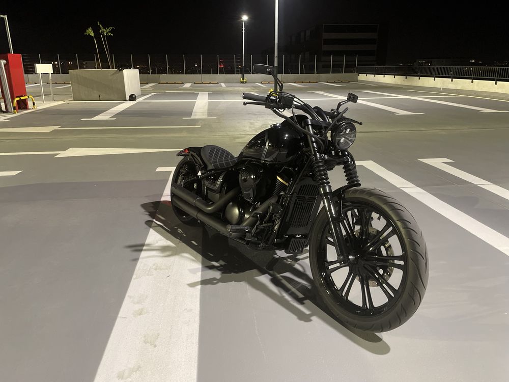 Custom VN 900 opona 240, pneumat zawieszenie softail Breakout