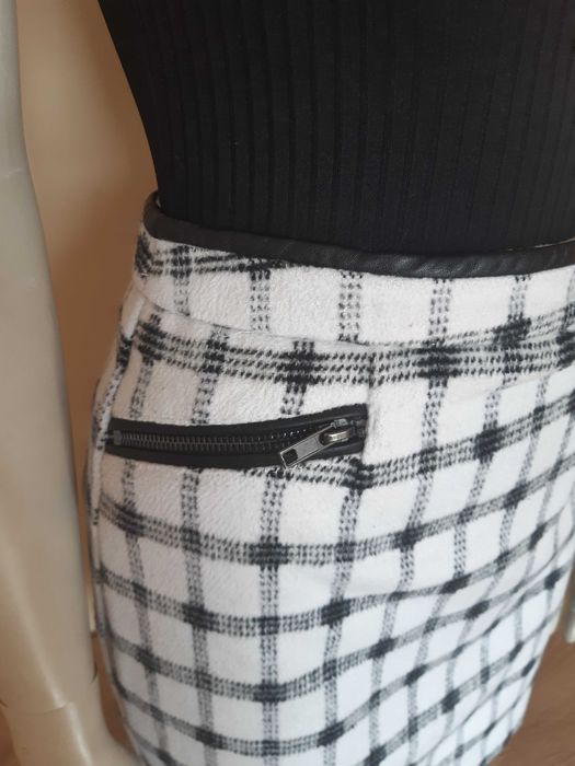 Spódniczka wełniana w kratkę skóra XS/S Atmosphere