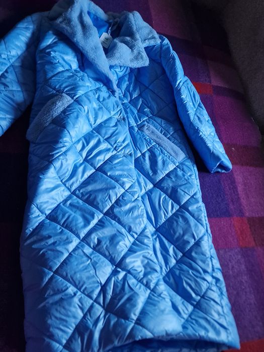 Пальто голубе,нове