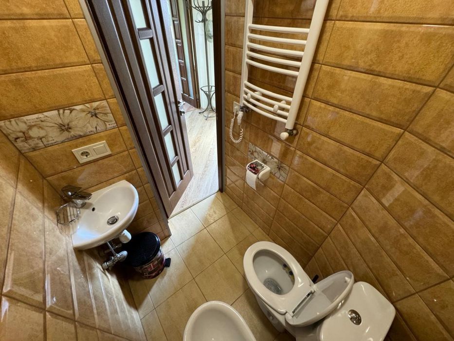 Оренда чудового будинку особнякового типу в центрі м.Сколе