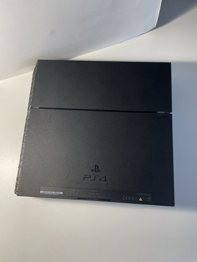 PlayStation 4 fat (2TB pamięci)