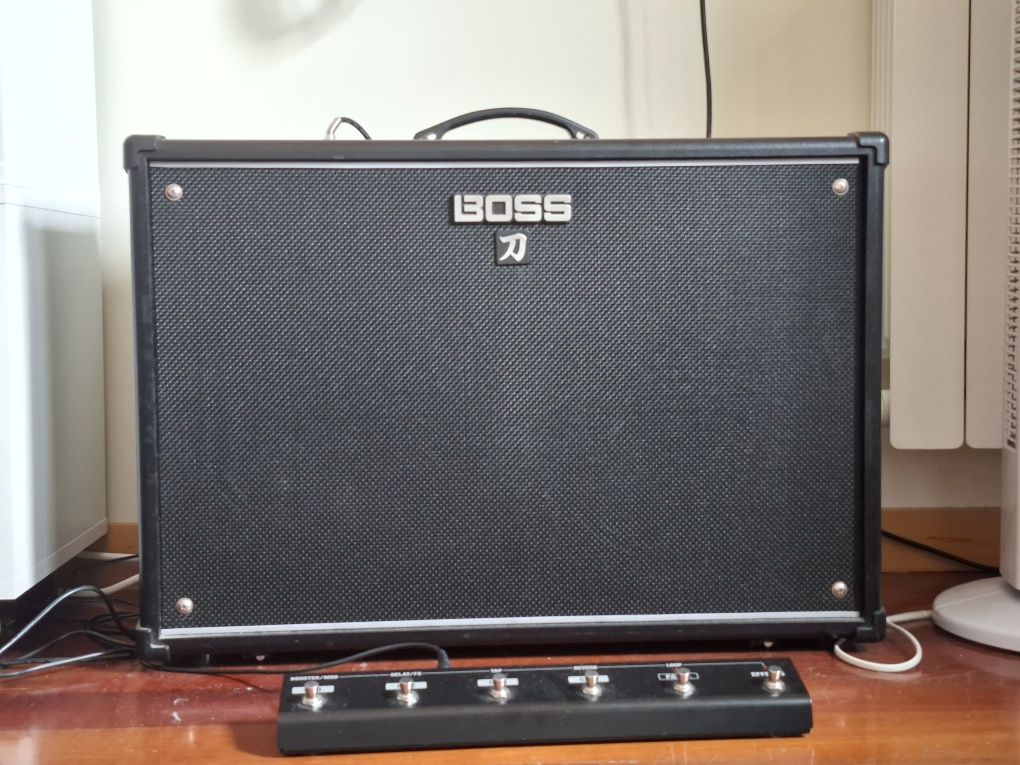 Amplificador Boss Katana 100 2x12