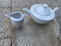 Lubiana dzbanek oraz mlecznik porcelana
