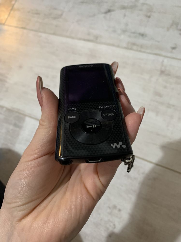 Digital media player NWZ - E373 sony corp