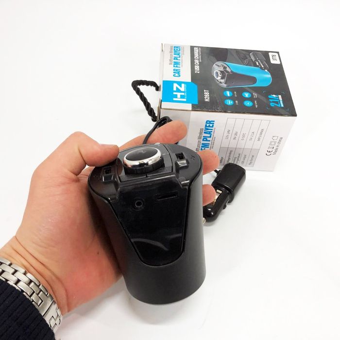 Автомобільний FM-трансмітер модулятор