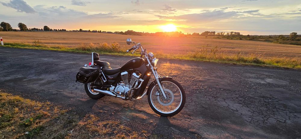 Suzuki Intruder VS 800