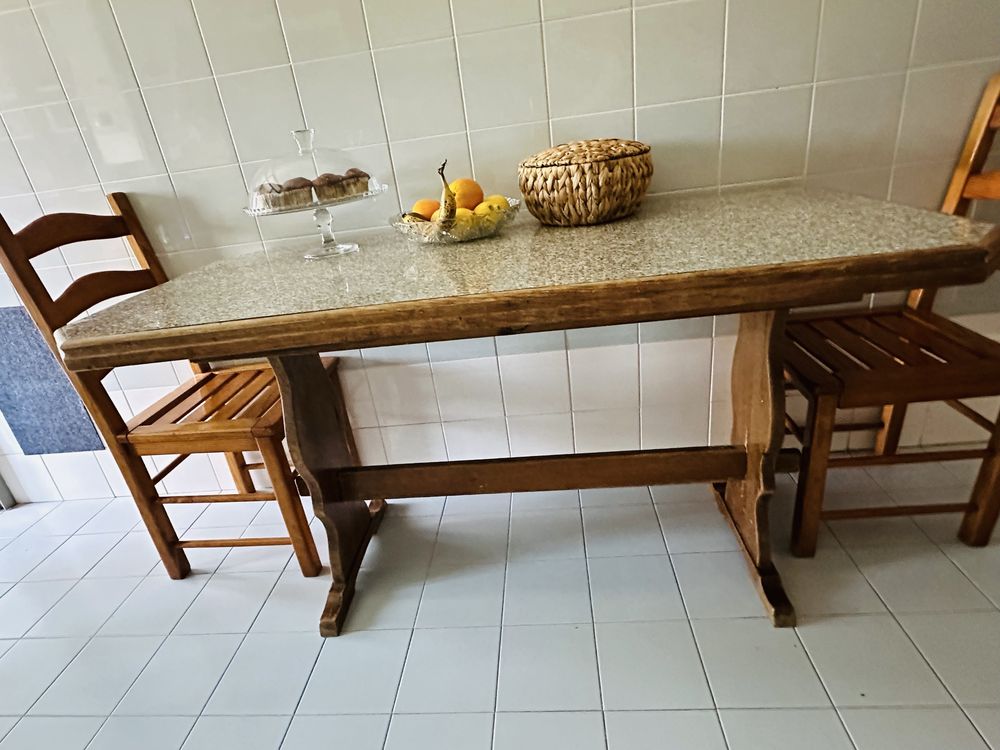 Mesa de cozinha com 6 cadeiras