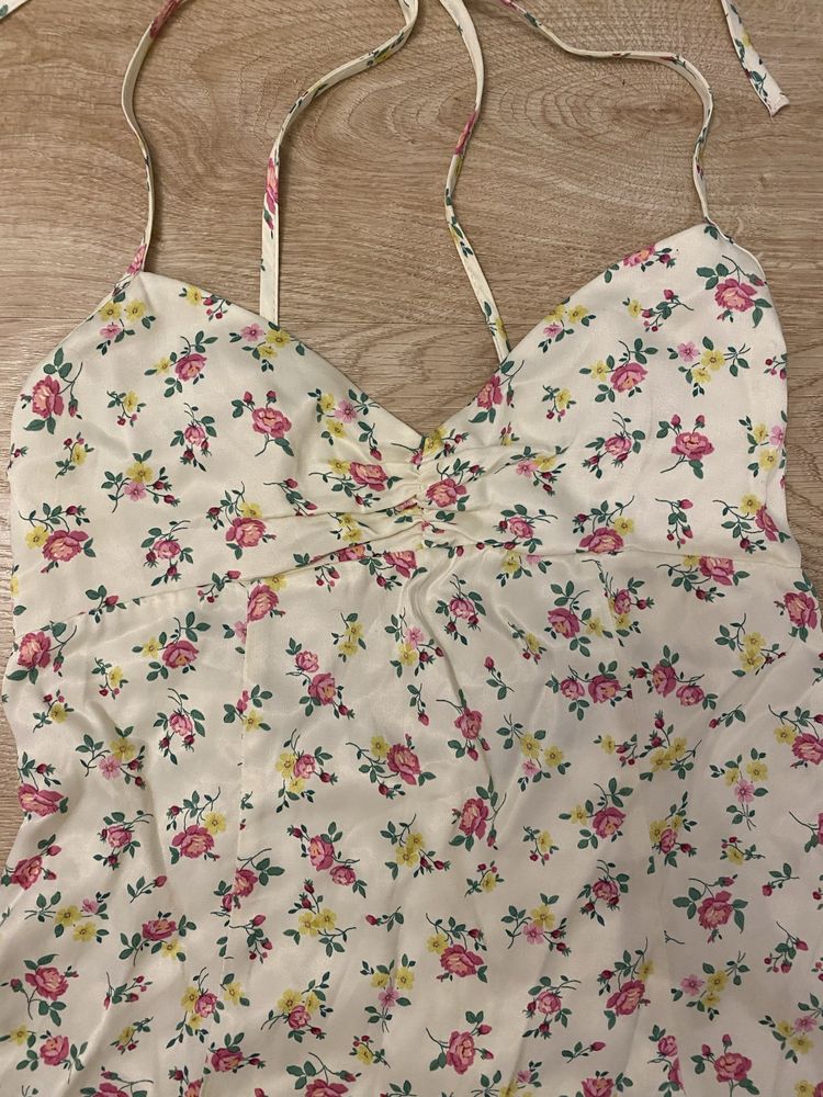 Zwiewna sukienka Zara S