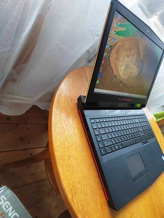 ИГРОВОЙ Dell ALIENWARE 17.3 FHD ips/GTX 1060 6GB/i7-7700/16GB/SSD+HDD
